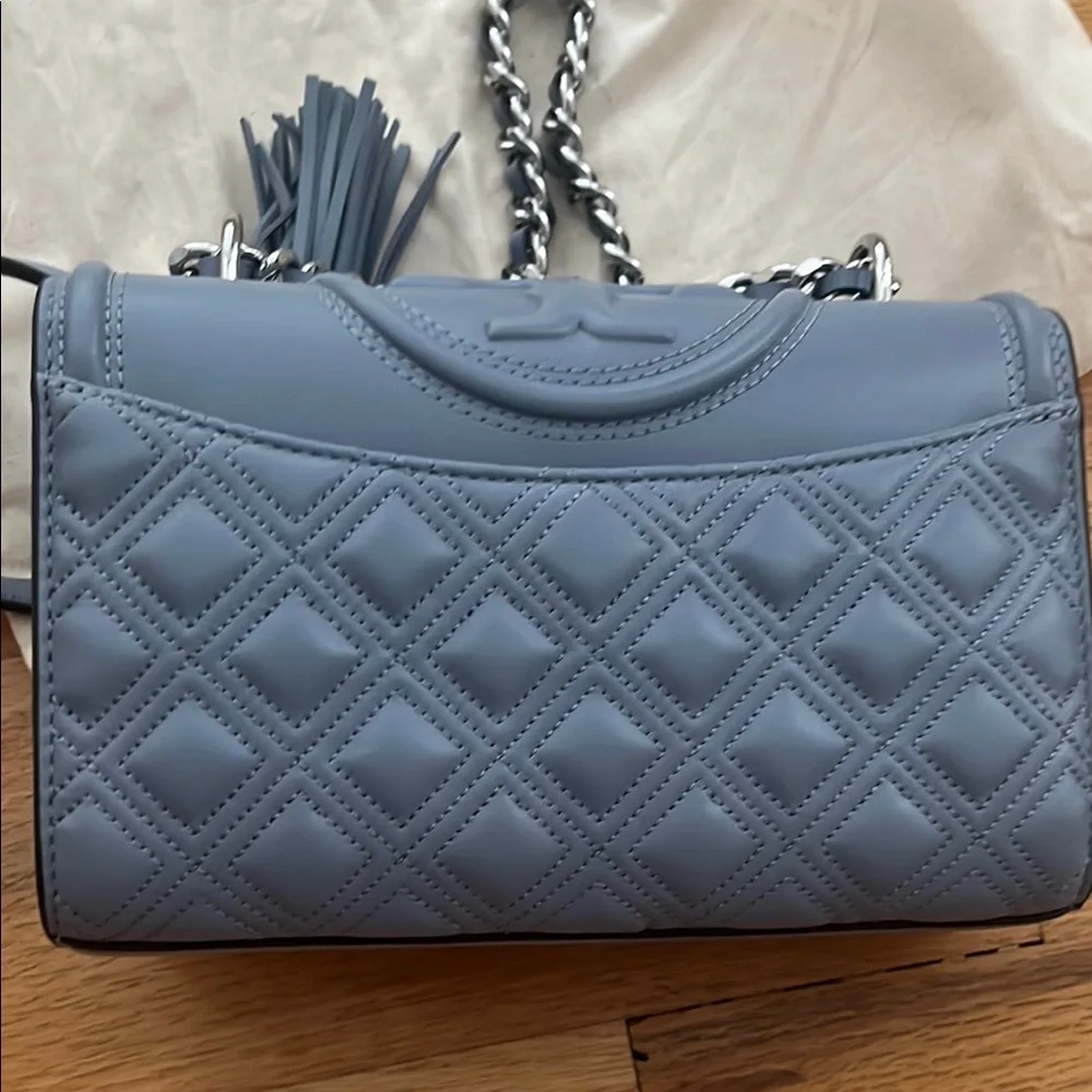 Tory Burch Elegant Quilted Women's Bag - Picture 2 of 6